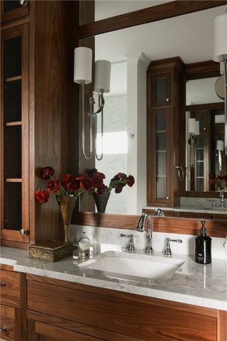 1651 Hollow Tree Dr, Upper St Clair, PA 15241