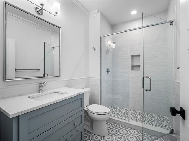 1651 Hollow Tree Dr, Upper St Clair, PA 15241