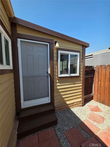 1560 Massachusetts 21, Riverside, CA 92507