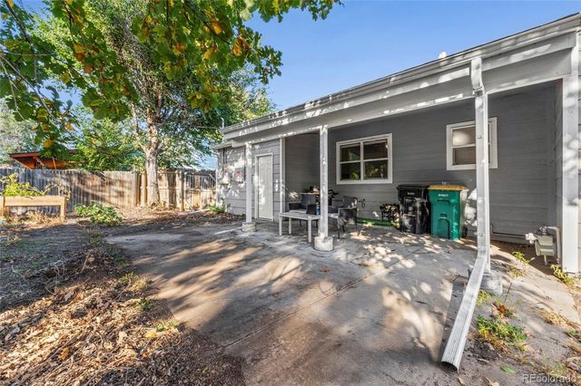 2413 15th Ave Ct, Greeley, CO 80631