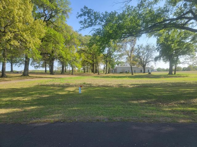 1821 County Road 1570, Alba, TX 75410