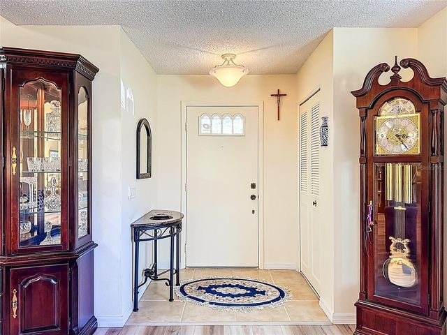 5611 GARDEN LAKES DRIVE, Bradenton, FL 34203