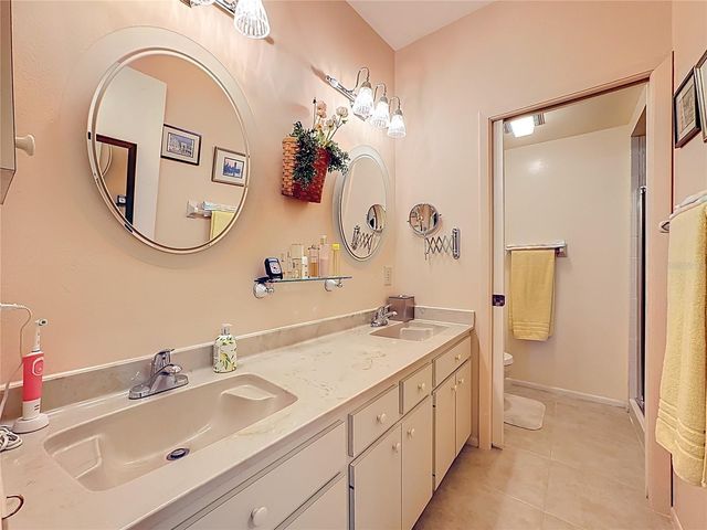 5611 GARDEN LAKES DRIVE, Bradenton, FL 34203