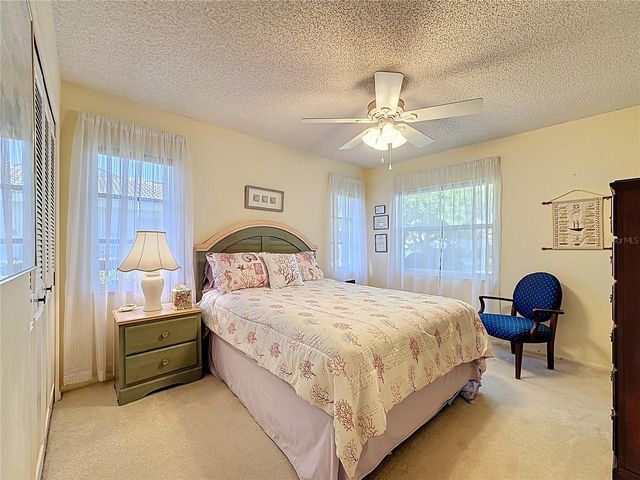 5611 GARDEN LAKES DRIVE, Bradenton, FL 34203