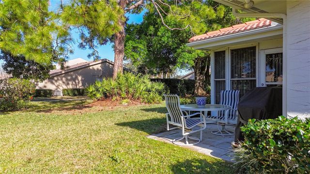 5611 GARDEN LAKES DRIVE, Bradenton, FL 34203