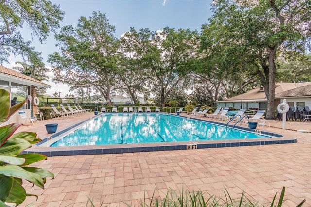 5611 GARDEN LAKES DRIVE, Bradenton, FL 34203