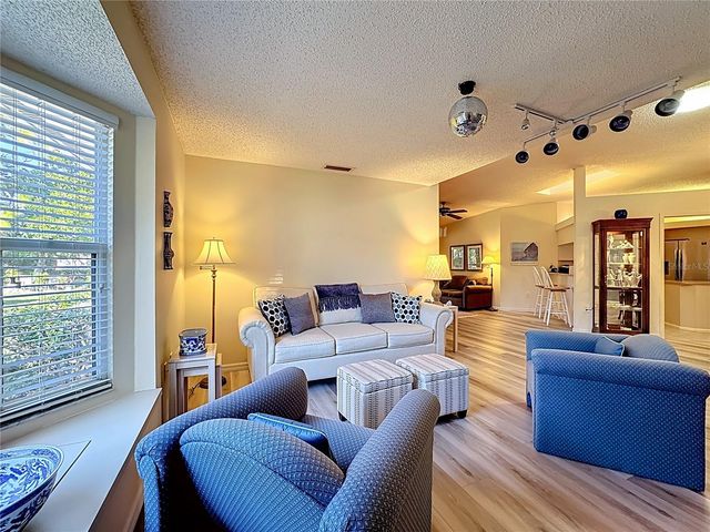 5611 GARDEN LAKES DRIVE, Bradenton, FL 34203