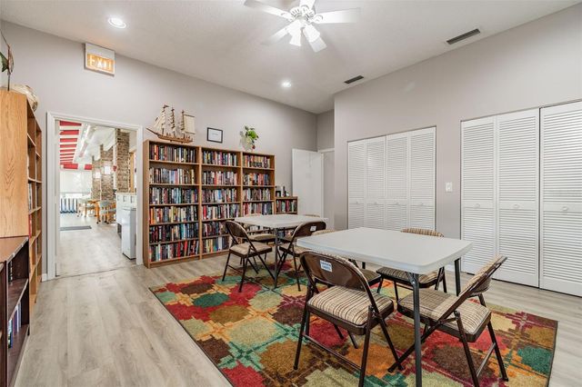 5611 GARDEN LAKES DRIVE, Bradenton, FL 34203