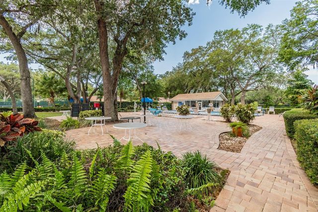 5611 GARDEN LAKES DRIVE, Bradenton, FL 34203