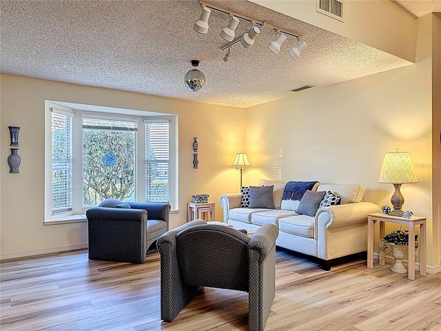 5611 GARDEN LAKES DRIVE, Bradenton, FL 34203