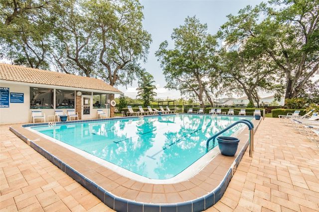 5611 GARDEN LAKES DRIVE, Bradenton, FL 34203