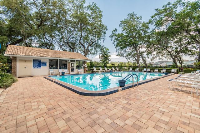 5611 GARDEN LAKES DRIVE, Bradenton, FL 34203