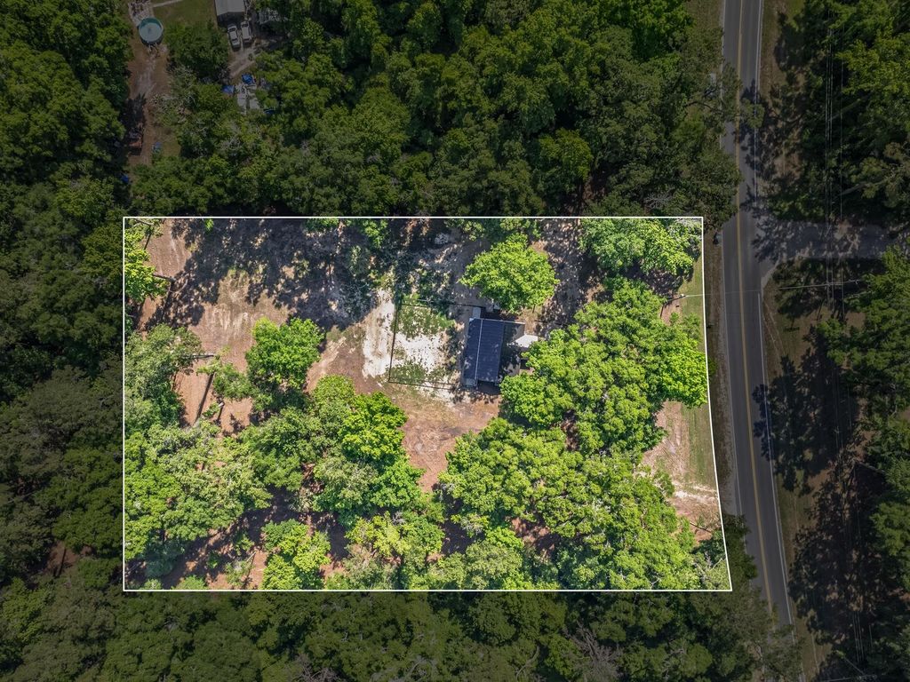 Image 10 of property listing at 1266 Dr MLK Jr Memorial Road, Crawfordville, FL 32327