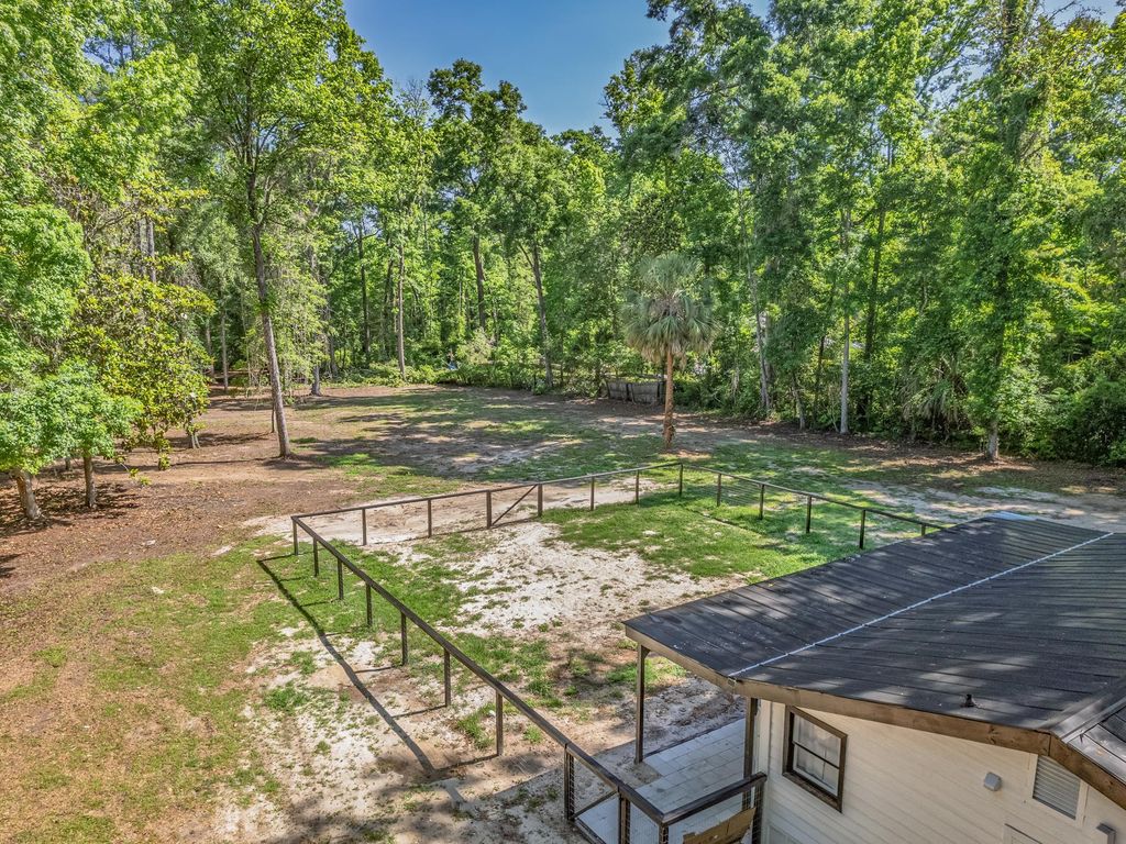Image 15 of property listing at 1266 Dr MLK Jr Memorial Road, Crawfordville, FL 32327