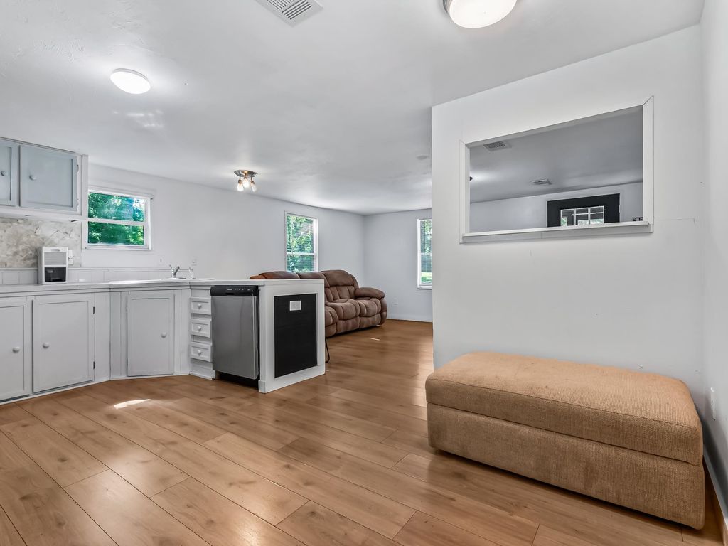 Image 22 of property listing at 1266 Dr MLK Jr Memorial Road, Crawfordville, FL 32327