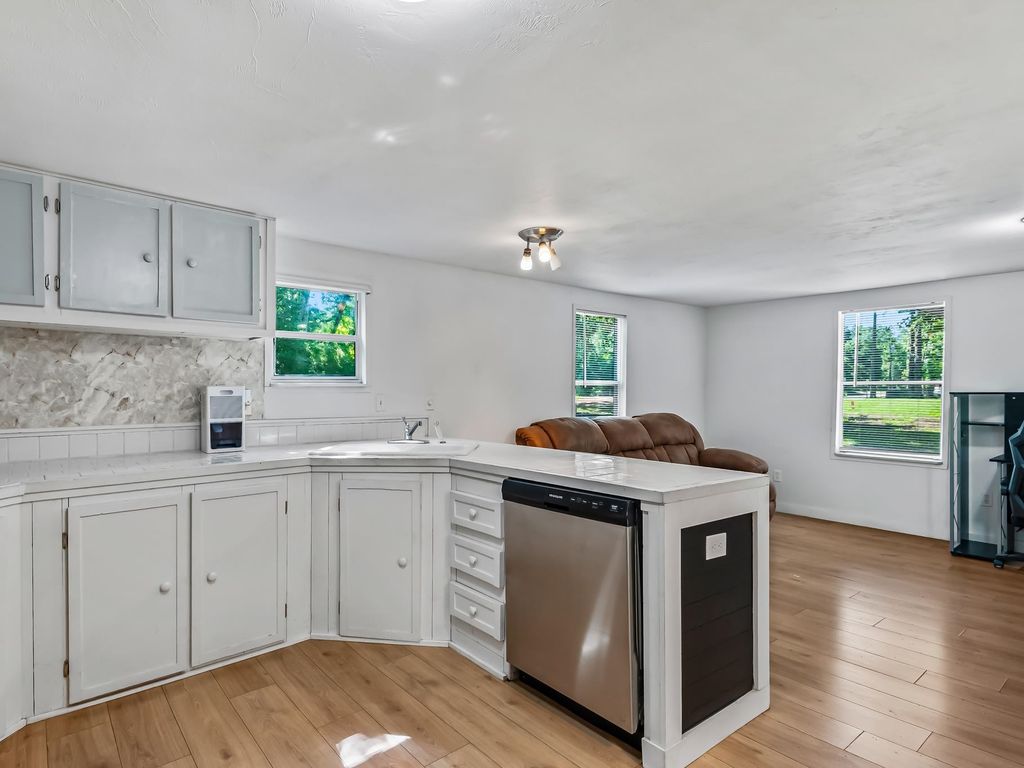 Image 27 of property listing at 1266 Dr MLK Jr Memorial Road, Crawfordville, FL 32327