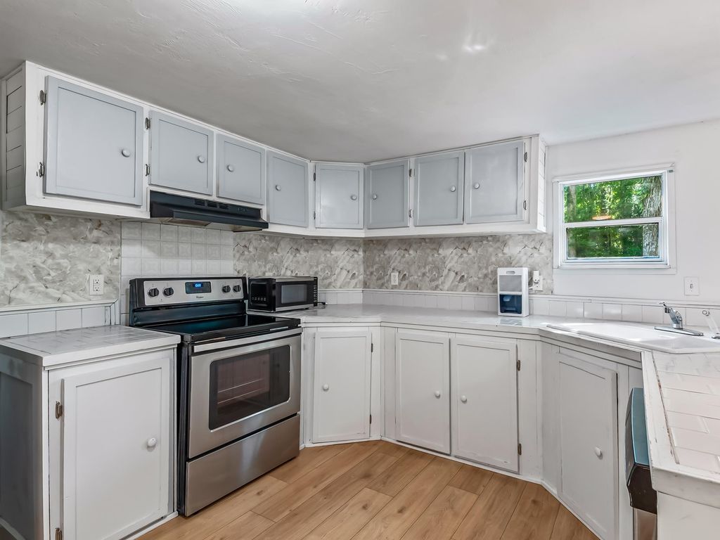 Image 28 of property listing at 1266 Dr MLK Jr Memorial Road, Crawfordville, FL 32327