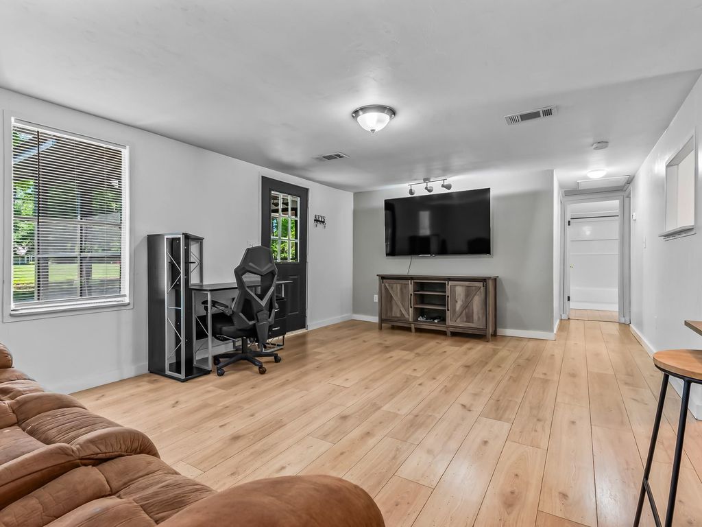 Image 32 of property listing at 1266 Dr MLK Jr Memorial Road, Crawfordville, FL 32327