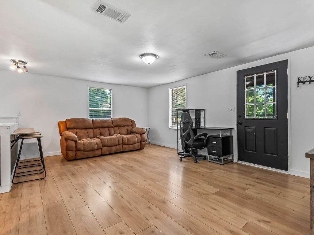 Image 36 of property listing at 1266 Dr MLK Jr Memorial Road, Crawfordville, FL 32327