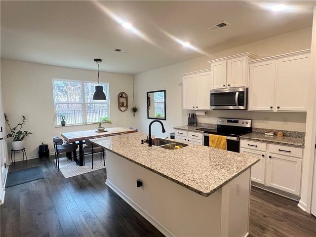 480 Shasta Court, Hoschton, GA 30548