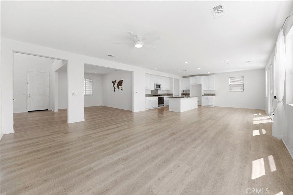 Image 10 of property listing at 30383 Freeman, Menifee, CA 92584