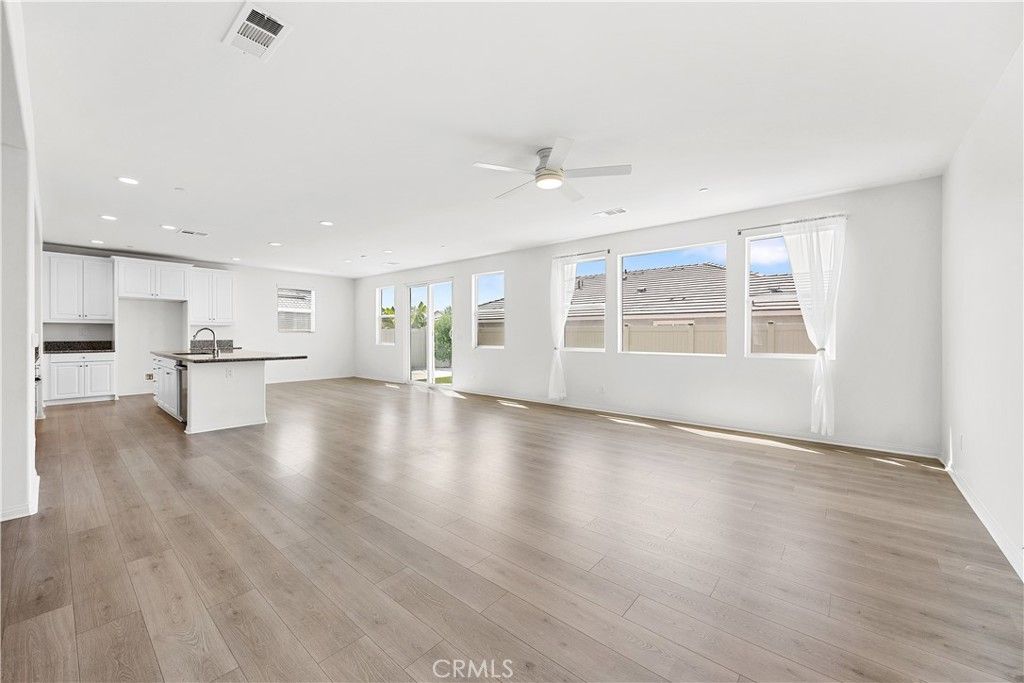 Image 11 of property listing at 30383 Freeman, Menifee, CA 92584