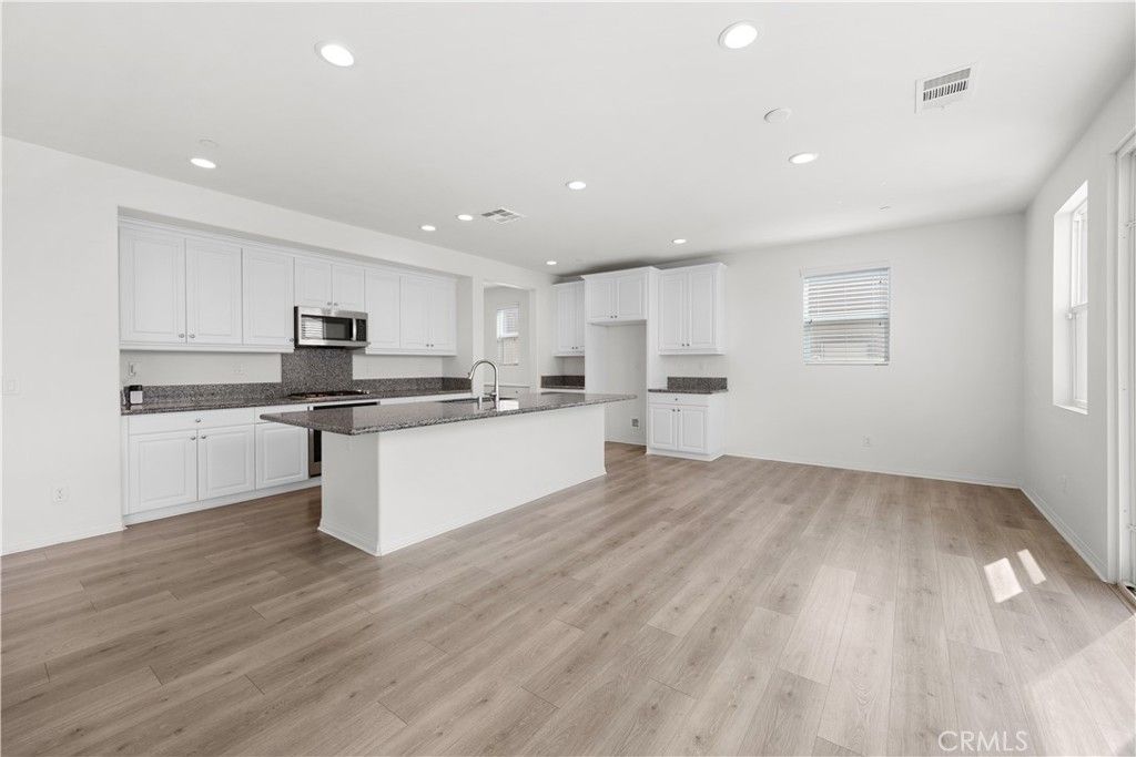 Image 15 of property listing at 30383 Freeman, Menifee, CA 92584