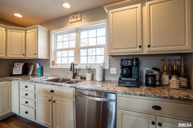 304 Eric Drive, Herrin, IL 62948