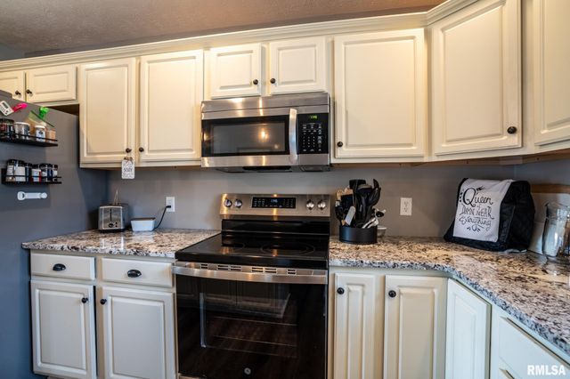 304 Eric Drive, Herrin, IL 62948