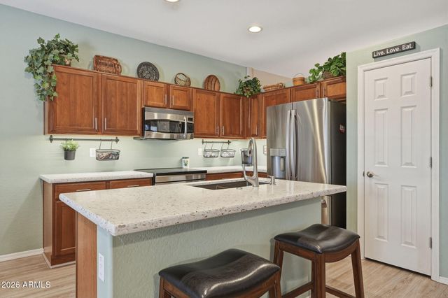 332 W SEVEN SEAS Drive, Casa Grande, AZ 85122