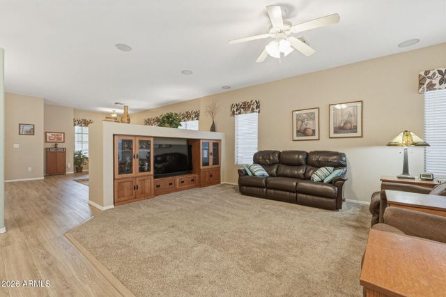 332 W SEVEN SEAS Drive, Casa Grande, AZ 85122