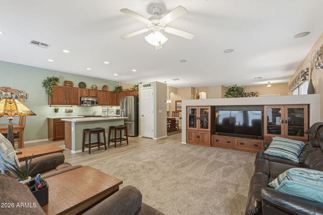 332 W SEVEN SEAS Drive, Casa Grande, AZ 85122