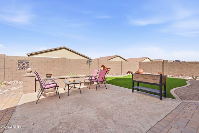 332 W SEVEN SEAS Drive, Casa Grande, AZ 85122