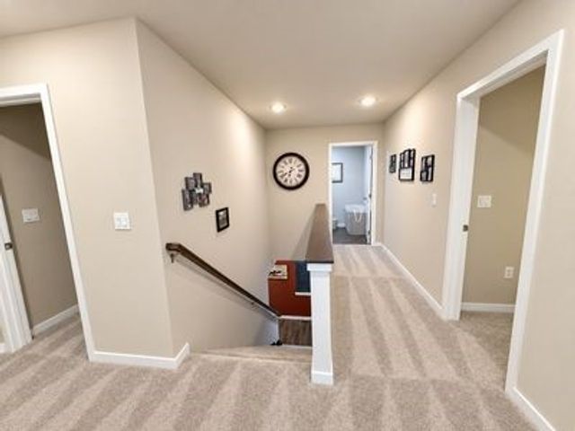 16525 Bentwood Drive, Urbandale, IA 50263