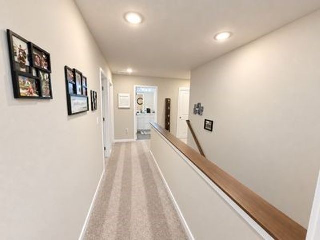 16525 Bentwood Drive, Urbandale, IA 50263