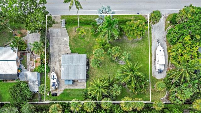 1931 Danford ST, Naples, FL 34112