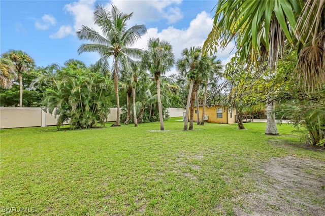 1931 Danford ST, Naples, FL 34112