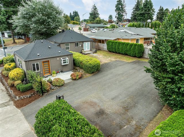 27003 124th Avenue SE, Kent, WA 98030