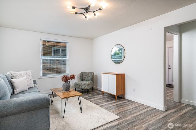 27003 124th Avenue SE, Kent, WA 98030