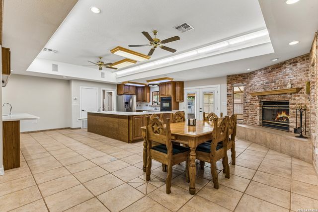 115 Springwood Ln, San Antonio, TX 78216