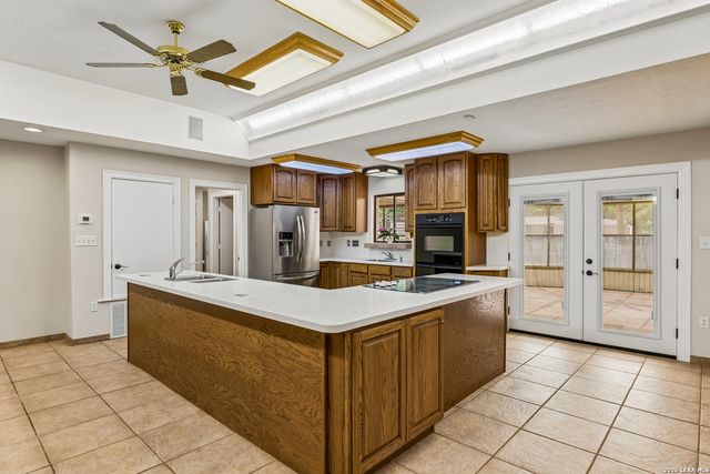 115 Springwood Ln, San Antonio, TX 78216