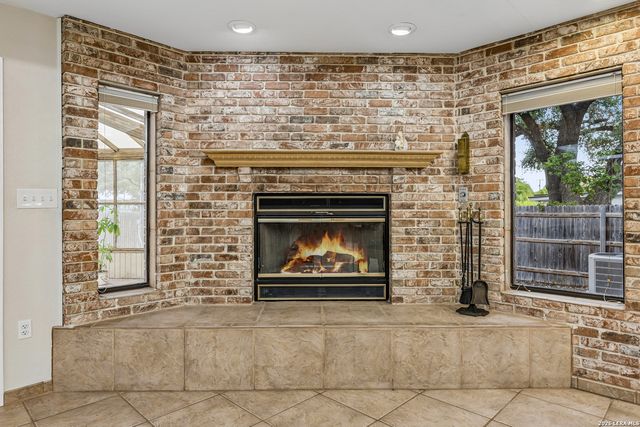 115 Springwood Ln, San Antonio, TX 78216