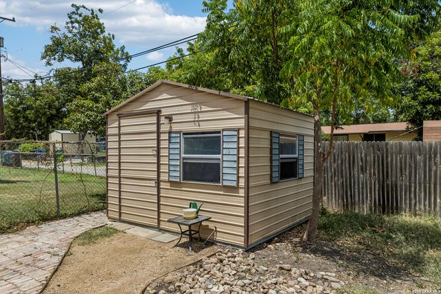 115 Springwood Ln, San Antonio, TX 78216