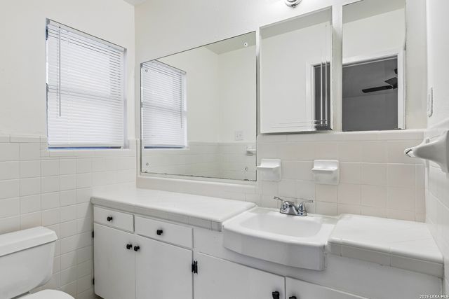 115 Springwood Ln, San Antonio, TX 78216