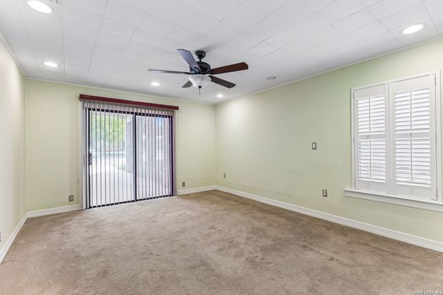 115 Springwood Ln, San Antonio, TX 78216