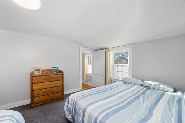 32 Woodside Ave, Wareham, MA 02532