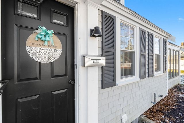 32 Woodside Ave, Wareham, MA 02532