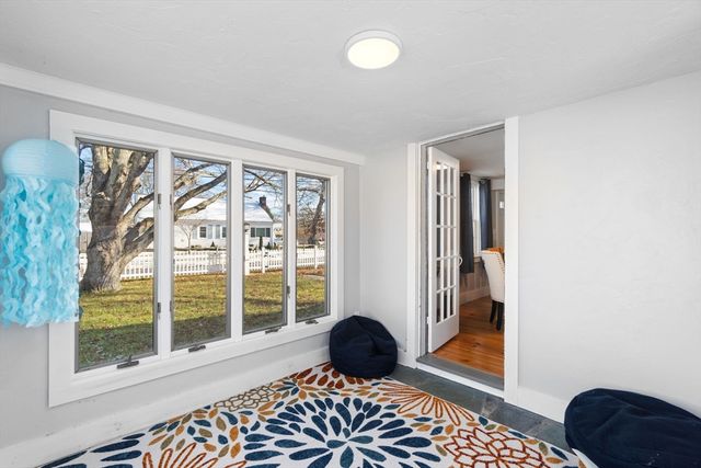 32 Woodside Ave, Wareham, MA 02532