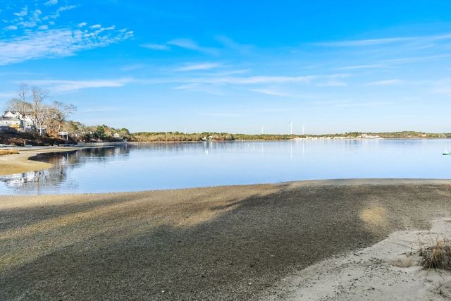 32 Woodside Ave, Wareham, MA 02532