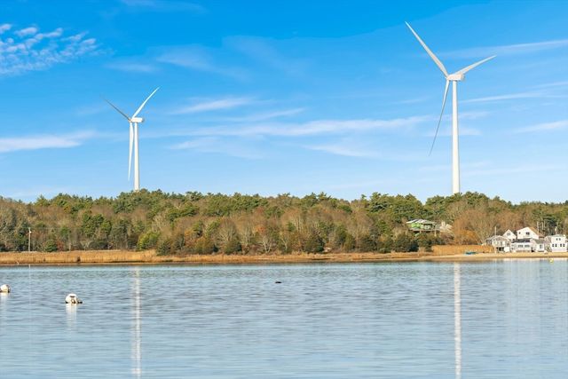 32 Woodside Ave, Wareham, MA 02532